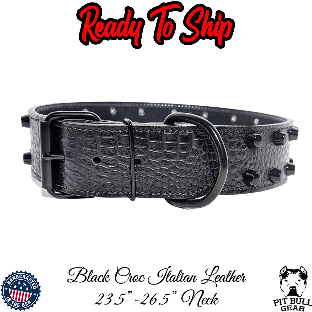 *Collar para perro de piel de cocodrilo negra de 2" de ancho con tachuelas negras (cuello de 23,5" a 26,5")